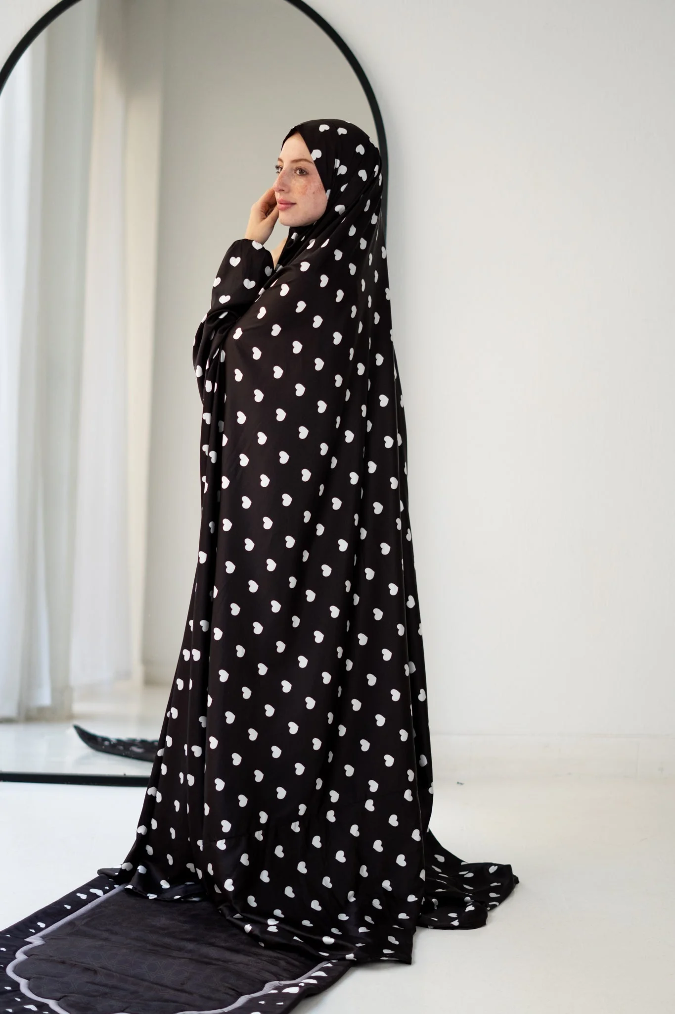 Black Hearts khimar - Image 2