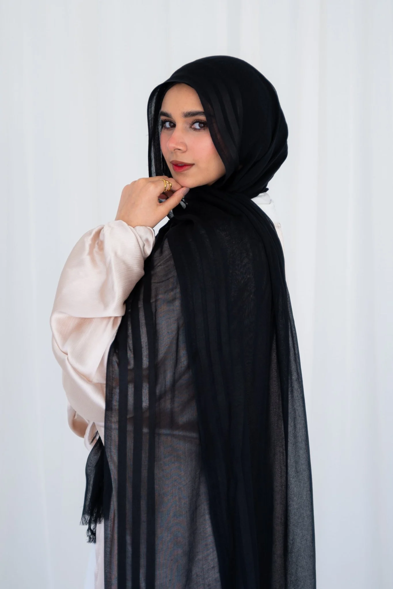 Black Linen - Image 2