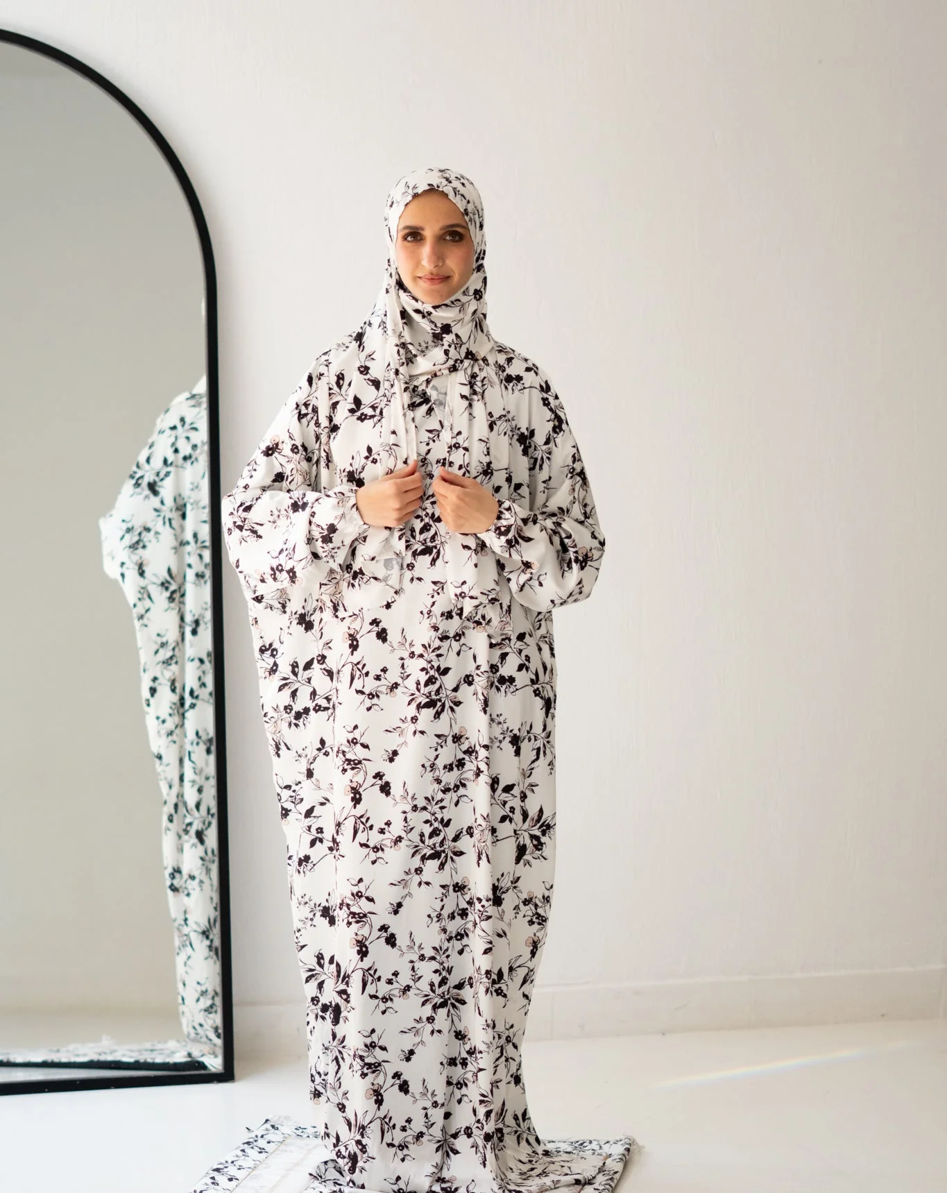 Black & Beige isdal