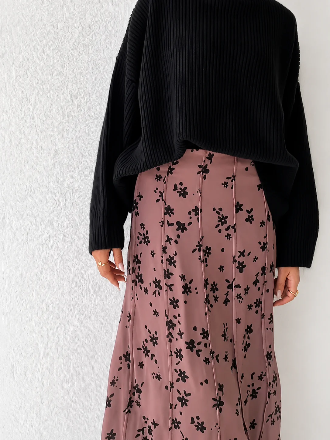Daisy floral skirt in brown - Image 2