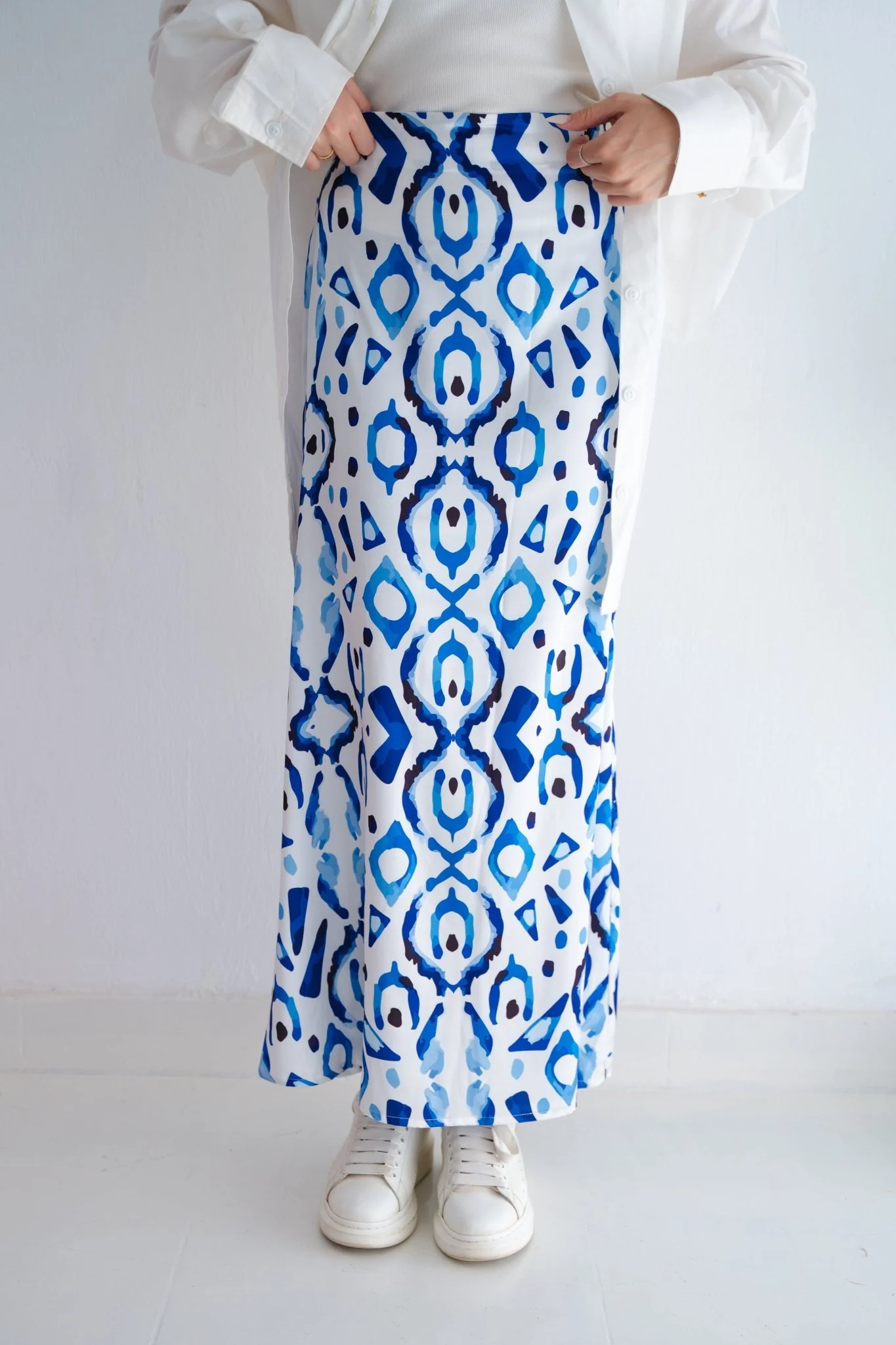 Kaia satin Skirt - Image 2