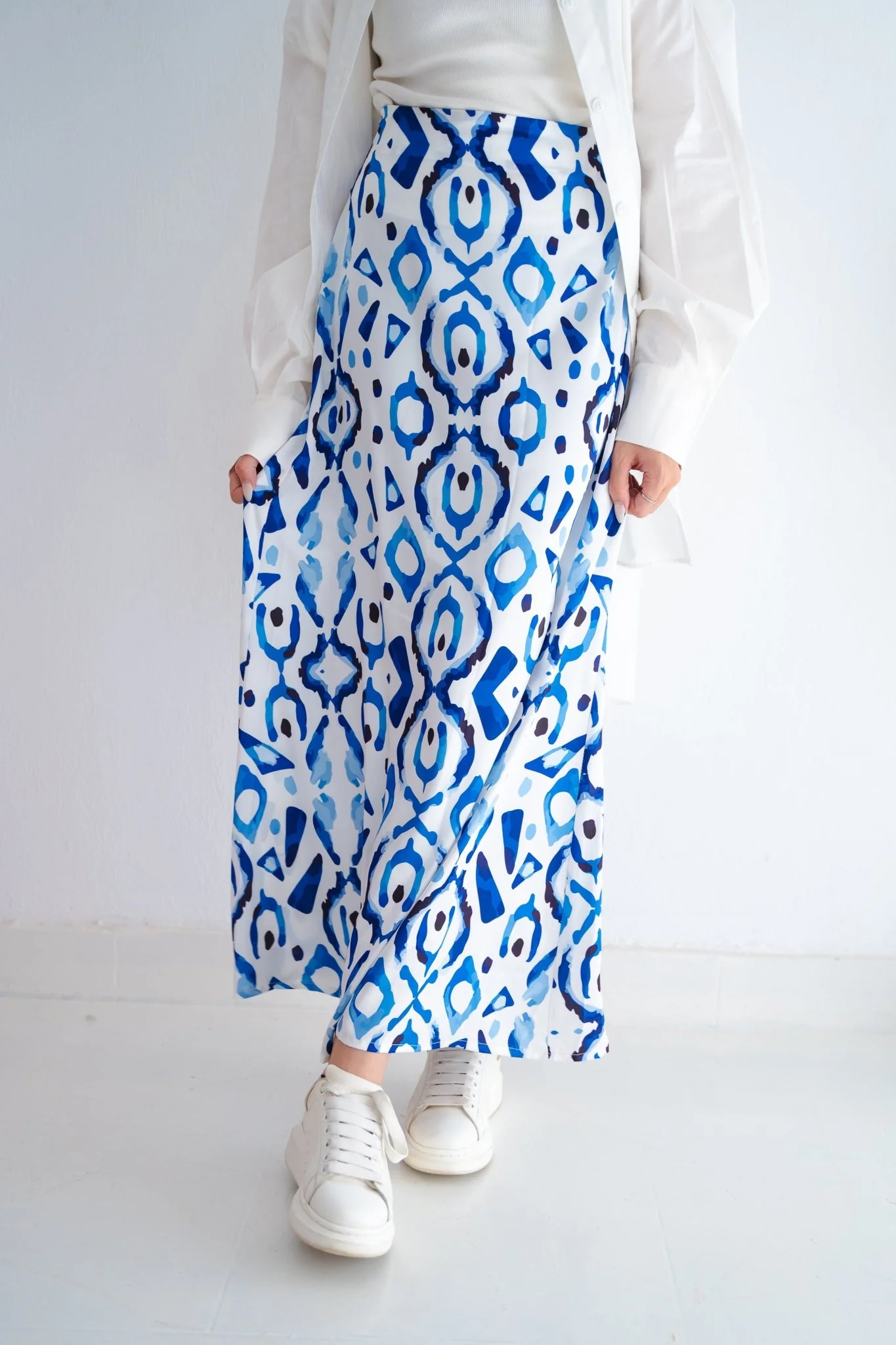 Kaia satin Skirt - Image 4
