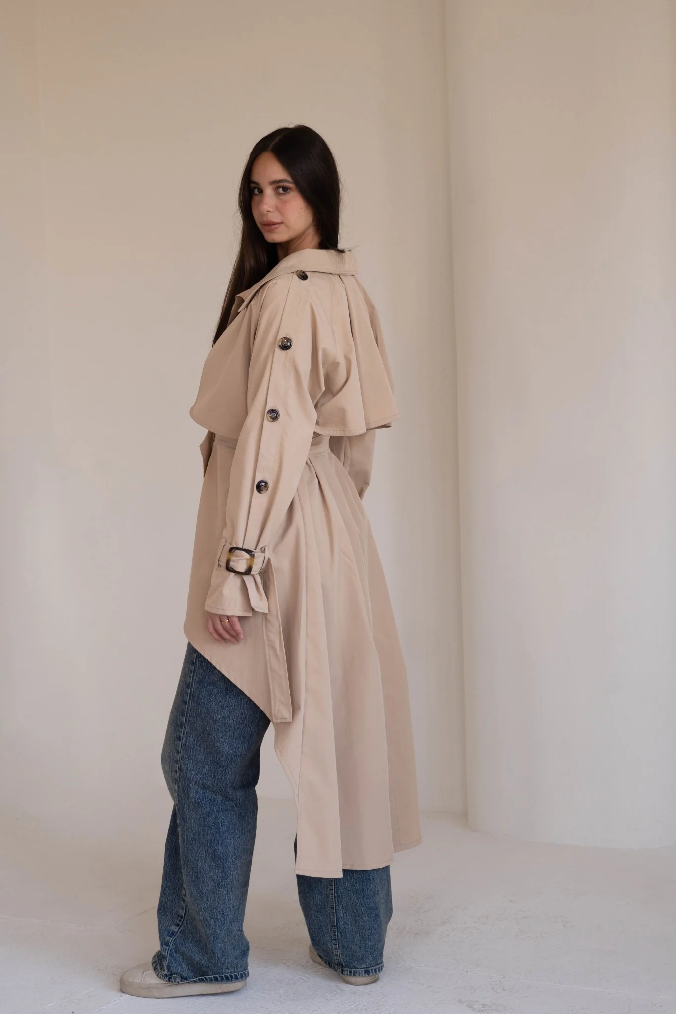 Le trench coat in beige - Image 3