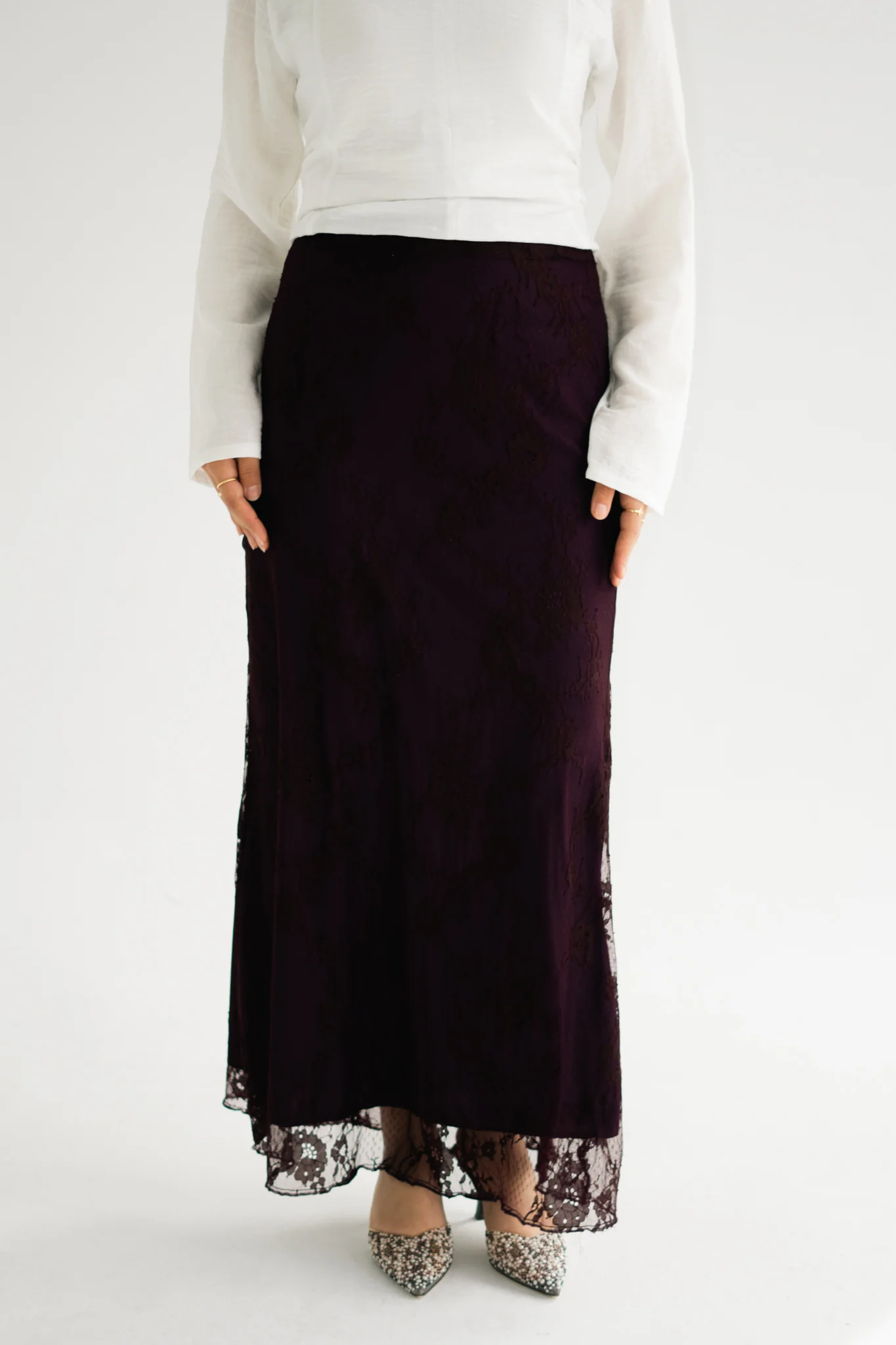 LONG LACE SKIRT