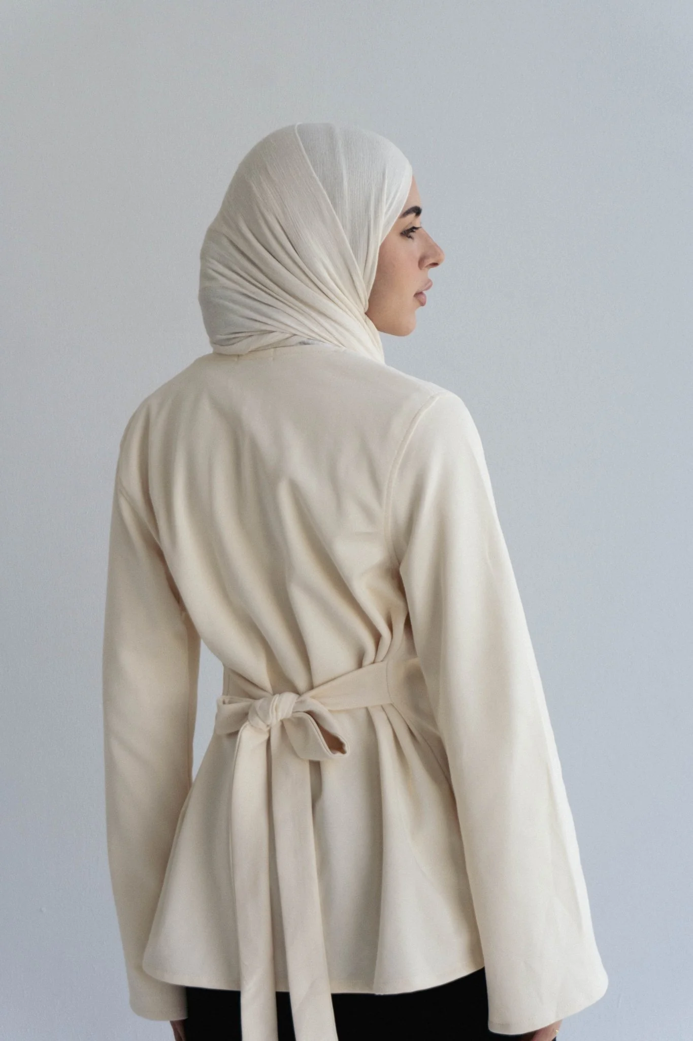 Mira Buttoned Top in crème - Image 3