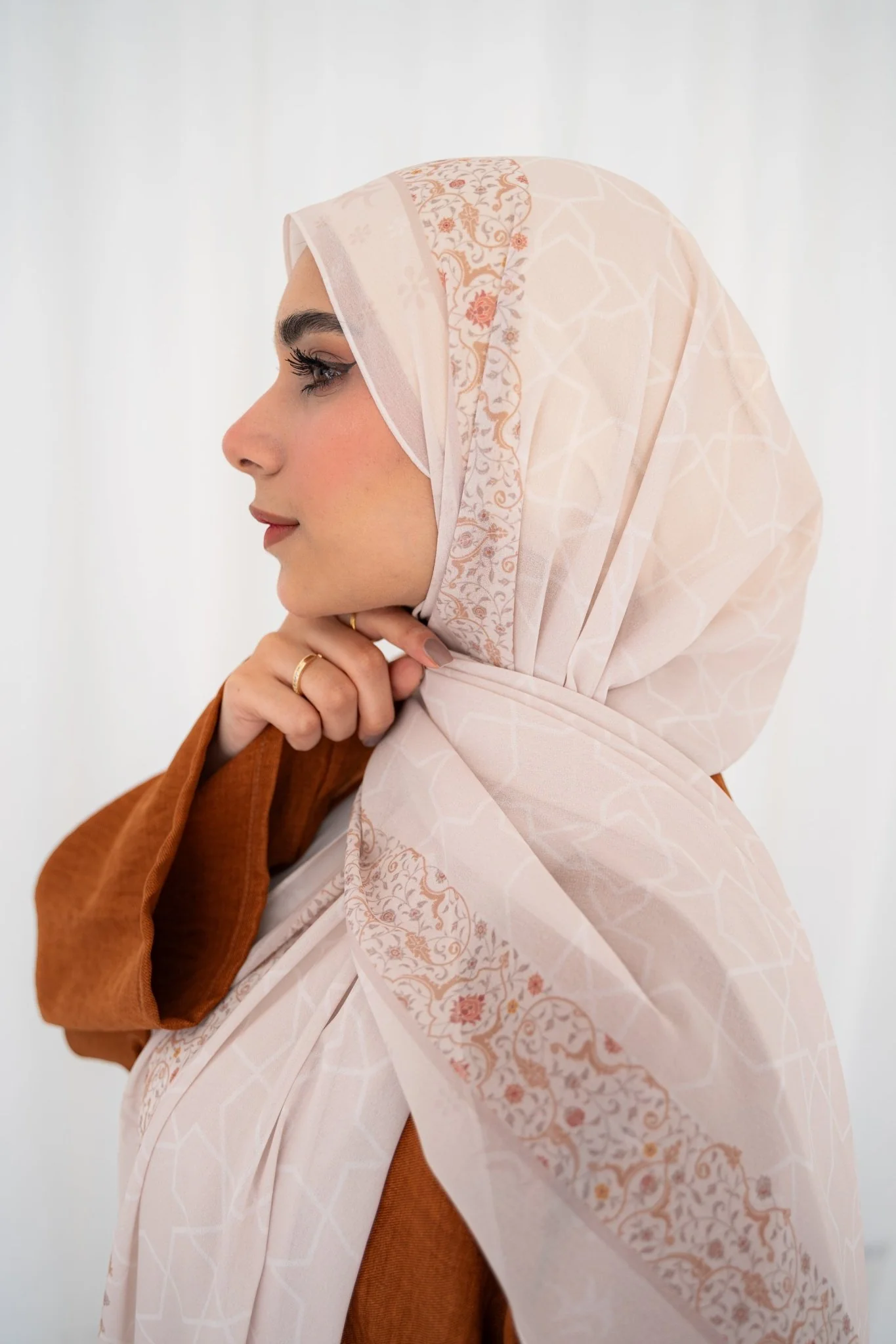 Andalusian grace - Image 4