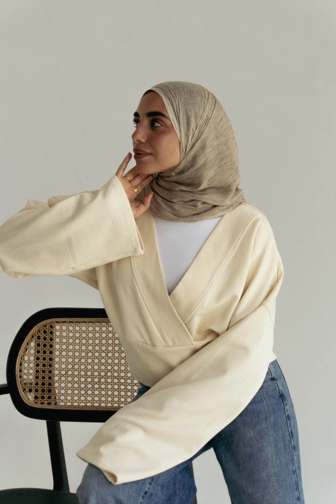 The wrap cozy top in Beige - Image 4