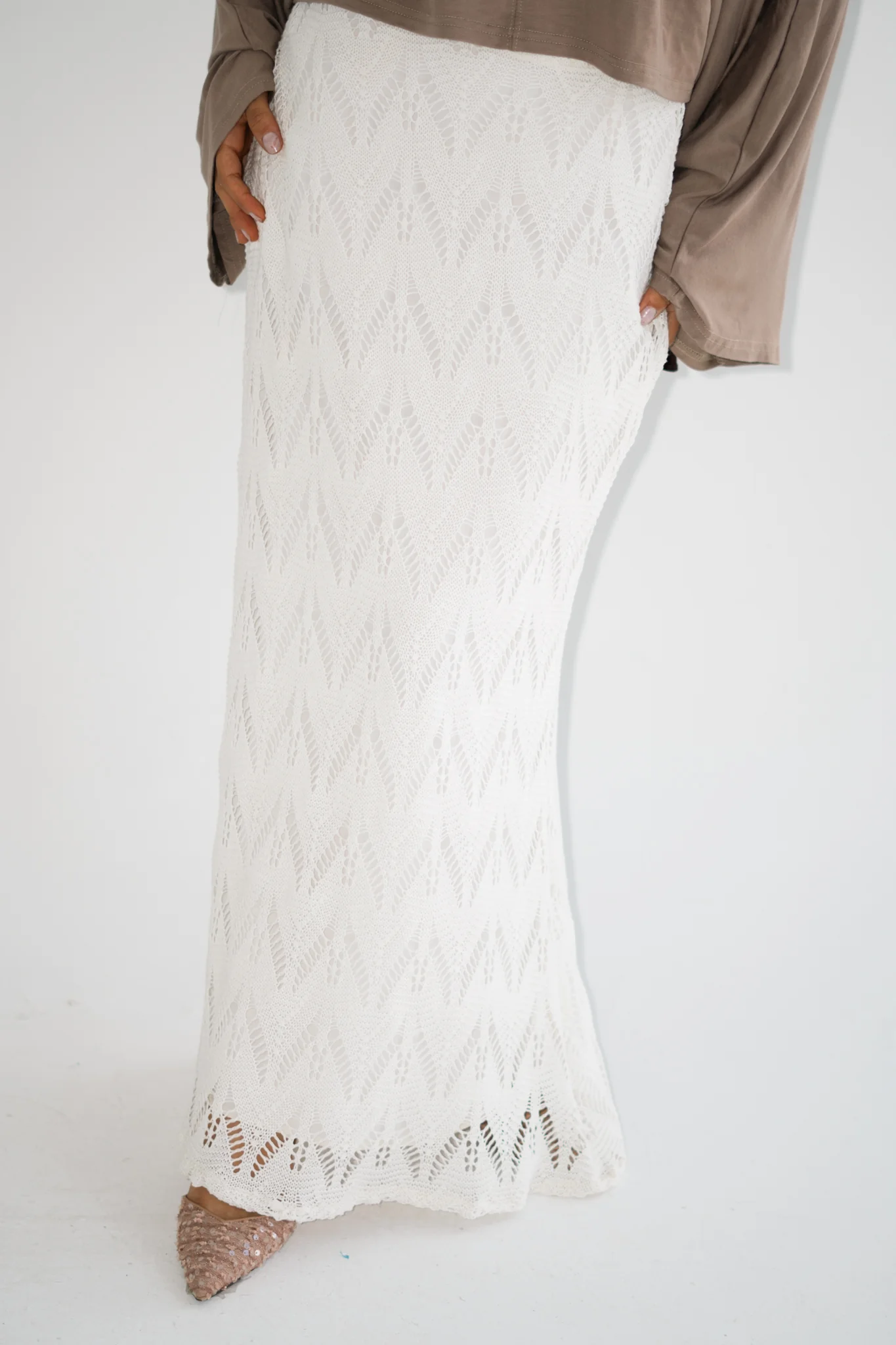 White Ivory Lace Elegance - Image 4