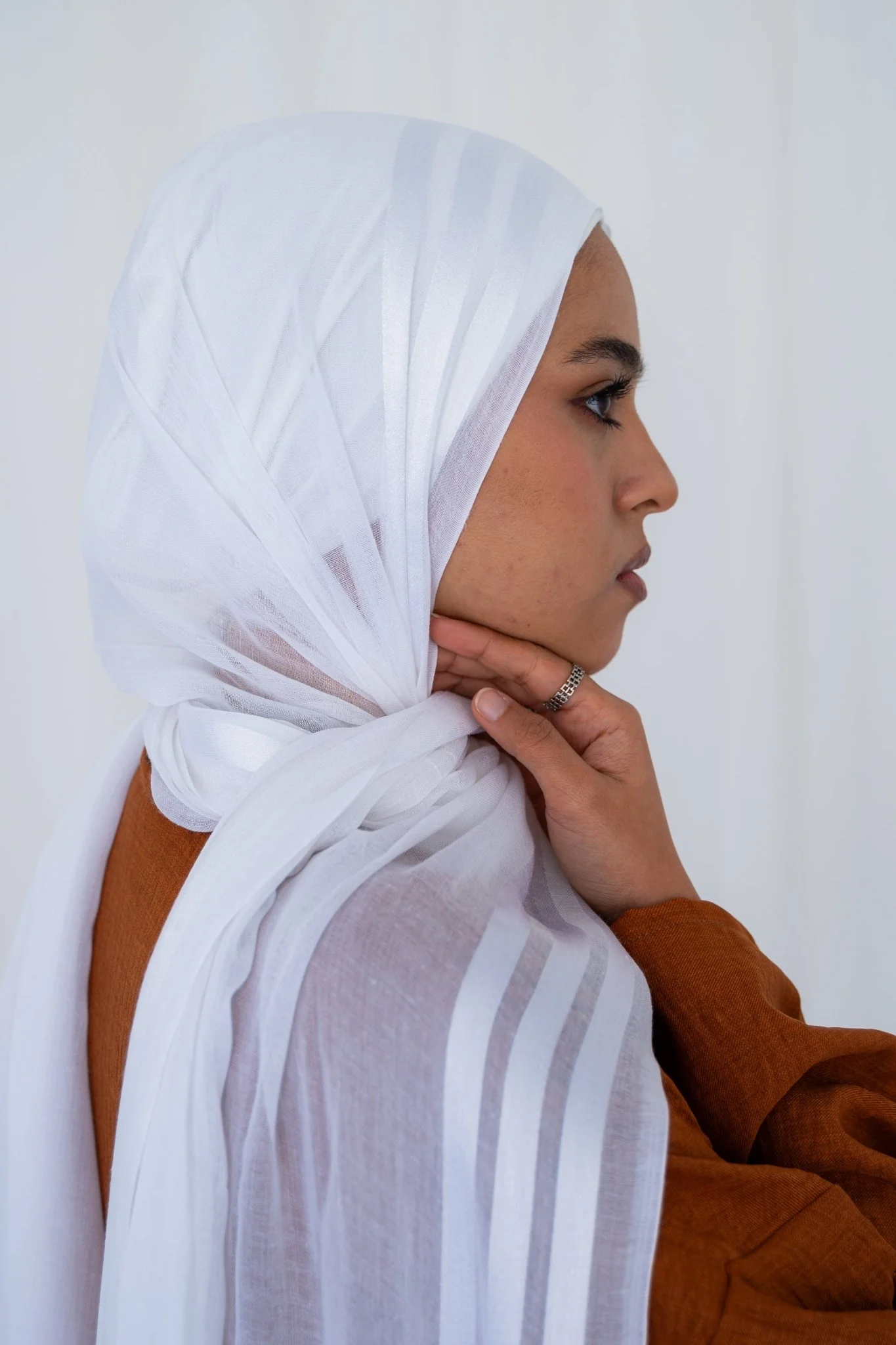 White Linen - Image 2