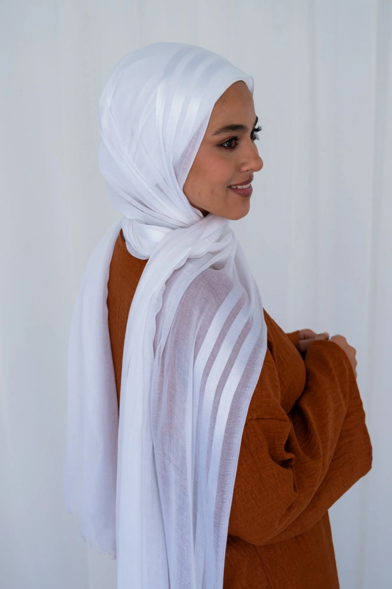 White Linen - Image 4