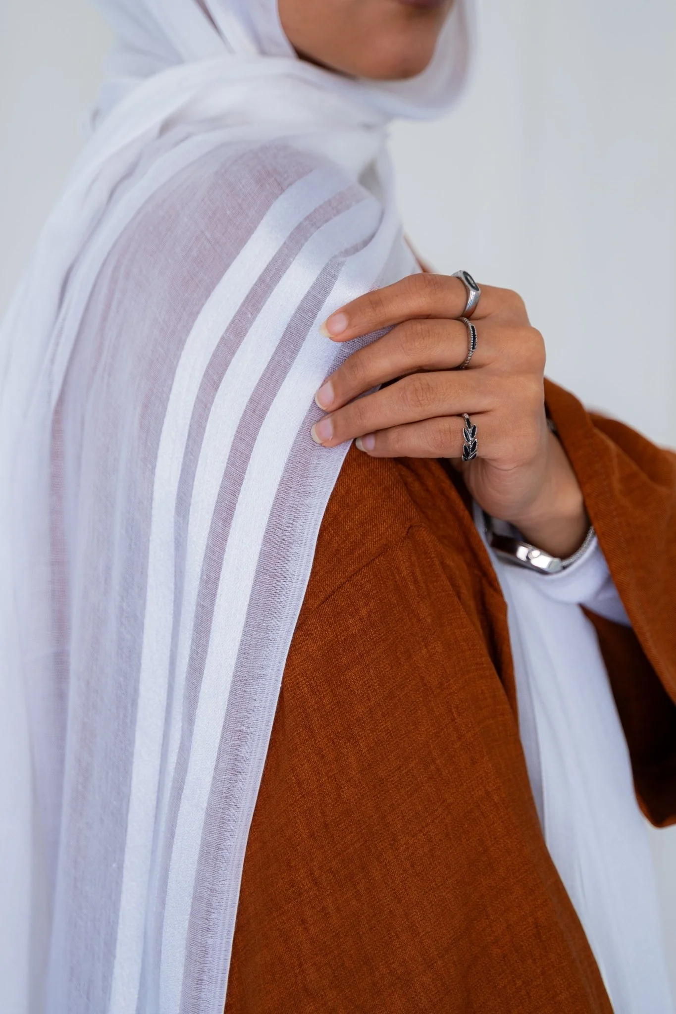 White Linen - Image 7