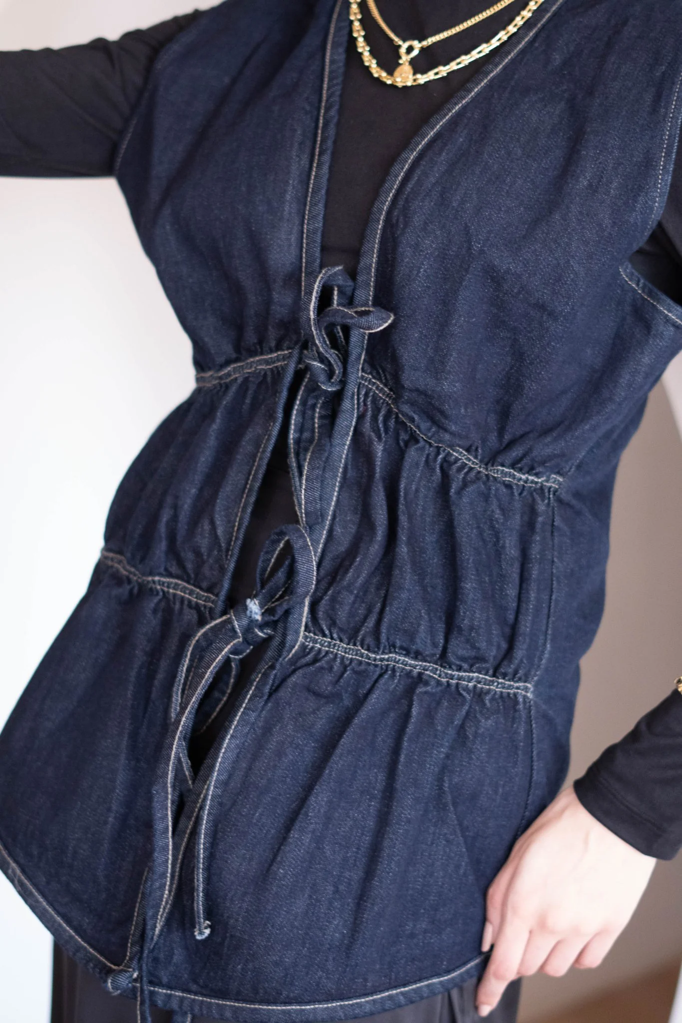 yascelina tie-front top in denim - Image 2